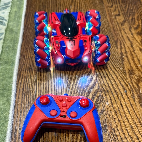 Spider Remote Control Car - Picture 1 of 2